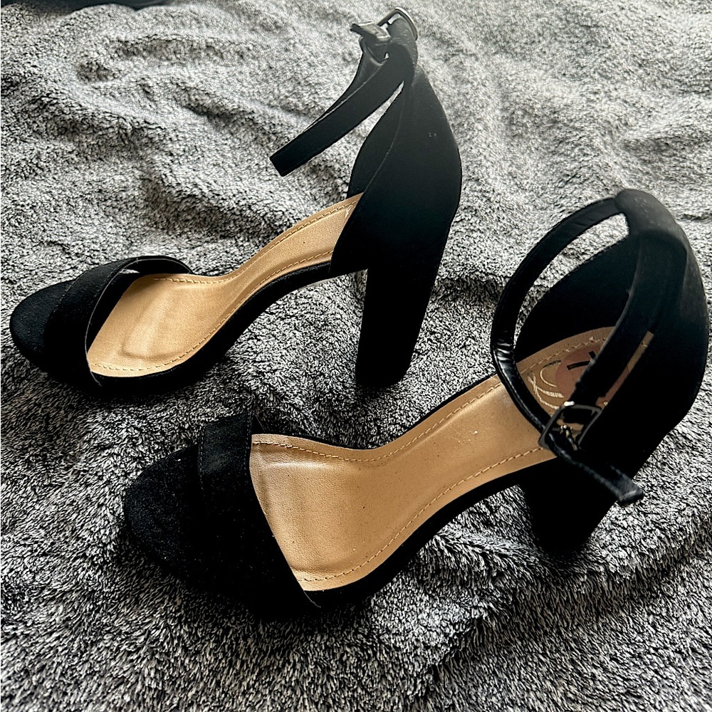 Black velvet heels